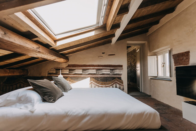 Bedroom 2, Palazzo Feroci, Pisa