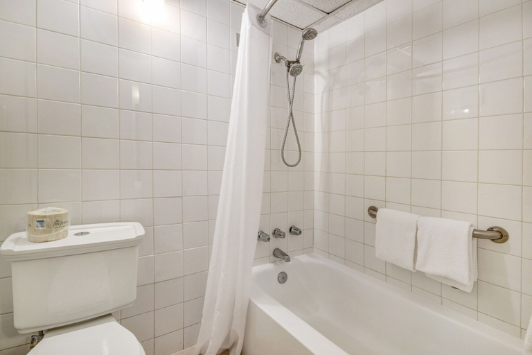 Bathroom 4, Key Largo Inn, Monroe