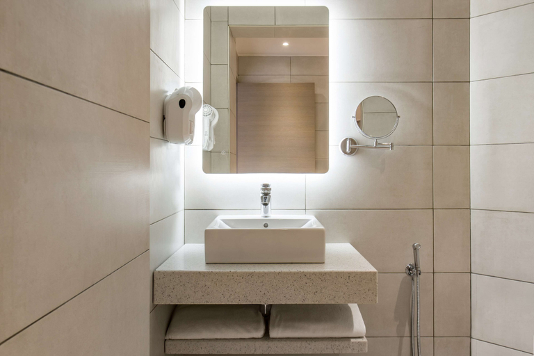 Bathroom 3, Radisson Serviced Apartments Antananarivo City Centre, Analamanga
