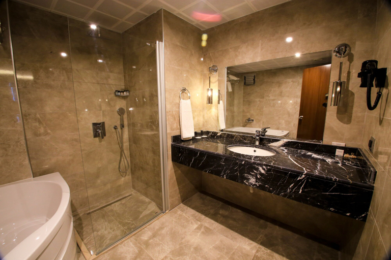 Bathroom 5, Aymira Hotel & Spa, Merkez