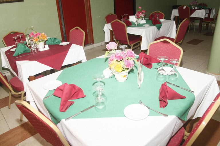 Food & Drinks 4, Hotel Le Chateau, Wouri