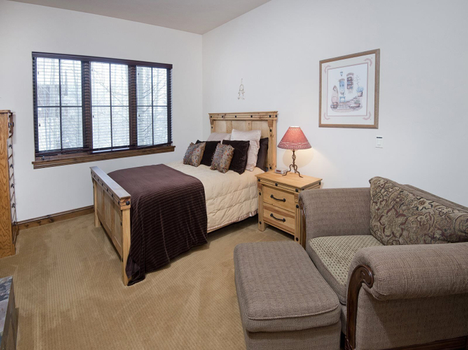 Bedroom 3, Alpine Drive Chalet, Eagle