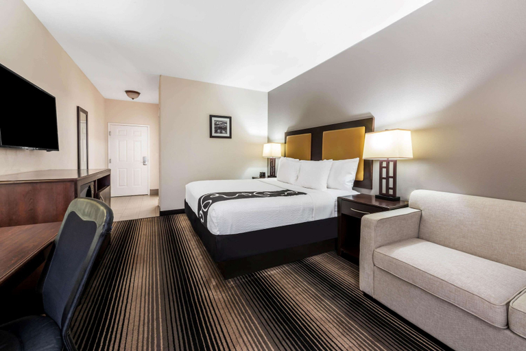 Bedroom 3, La Quinta Inn & Suites by Wyndham Orange, Orange
