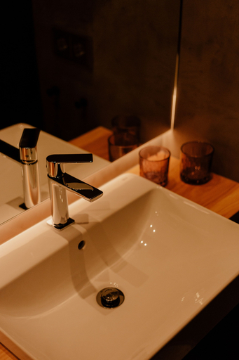 Bathroom 4, Casa del Cardenal, Córdoba