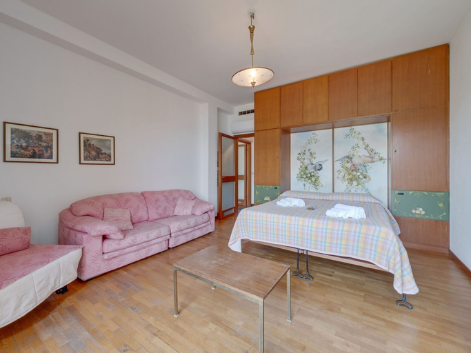 Bedroom 2, Belvilla by OYO Villa Olivella, Brescia