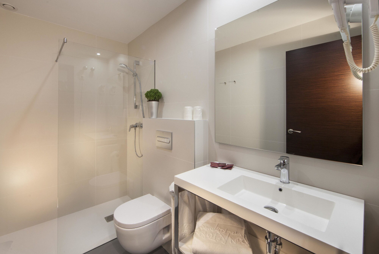 Bathroom 4, Bon Retorn, Girona