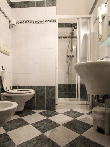 Bathroom 5, Hotel Soggiorno Athena, Pisa