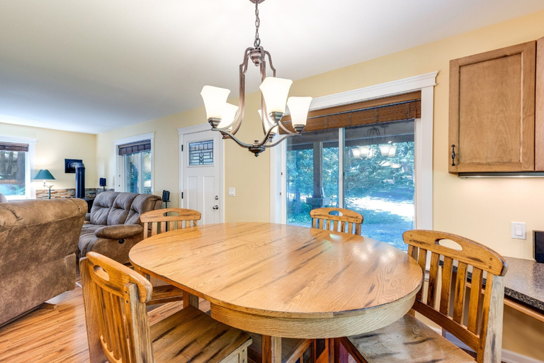 Others 5, 22MBR - Hot Tub - Wi-Fi - BBQ - Pets OK - Sleeps 8, Whatcom