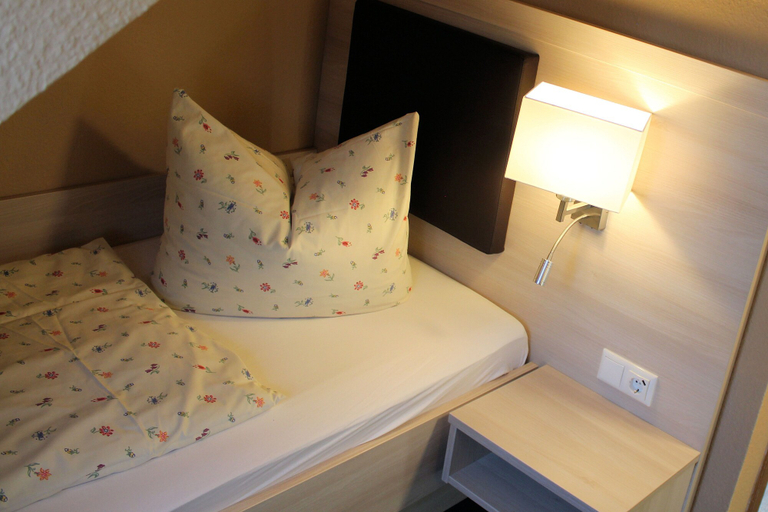 Bedroom 3, Landhotel Zum grünen Baum, Vogtlandkreis