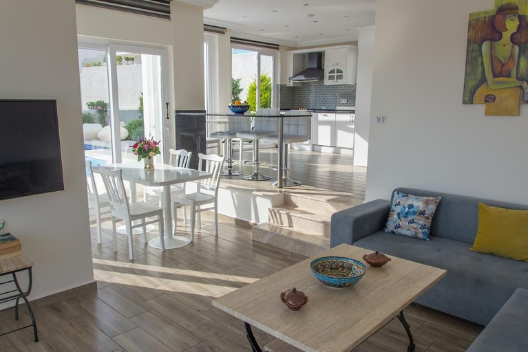 Others 3, Residence Villa 01, Merkez