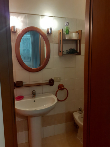 Bathroom 5, Life B&B, Viterbo
