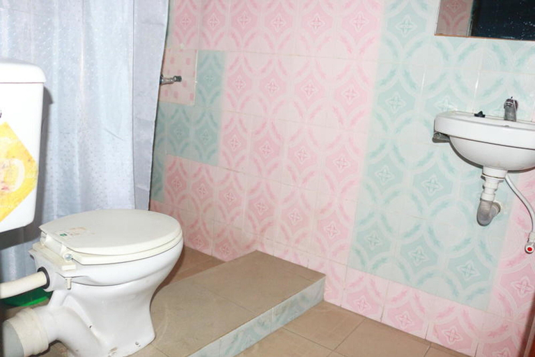 Bathroom 4, Hummer Hotel, Uyo