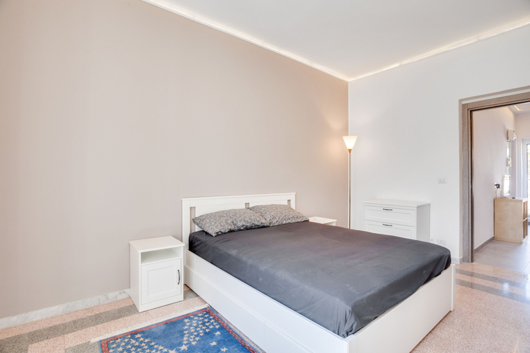 Room 5, LA BELLA VISTA BARI Sea View Terrace Apt, Bari