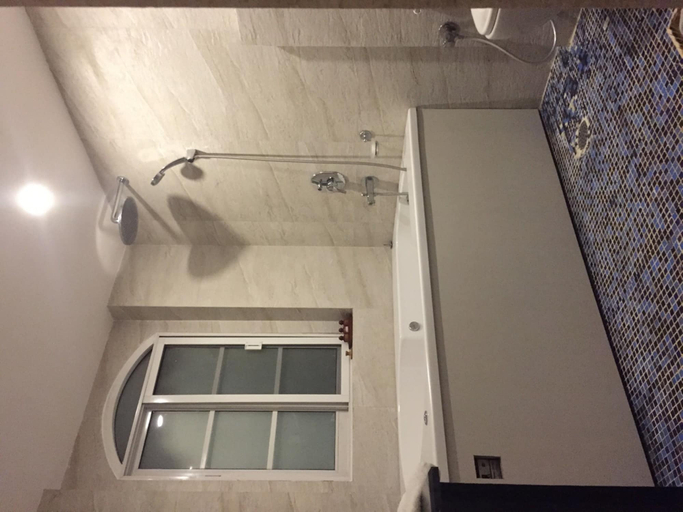 Bathroom 3, Glacier Hotel and Spa, Gandaki
