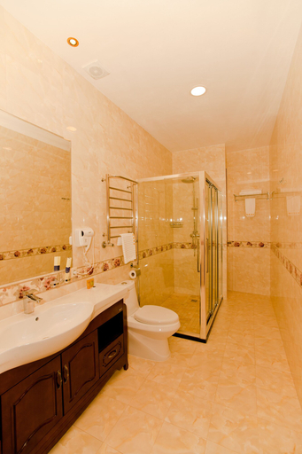 Bathroom 5, Grand Voyage, Almaty