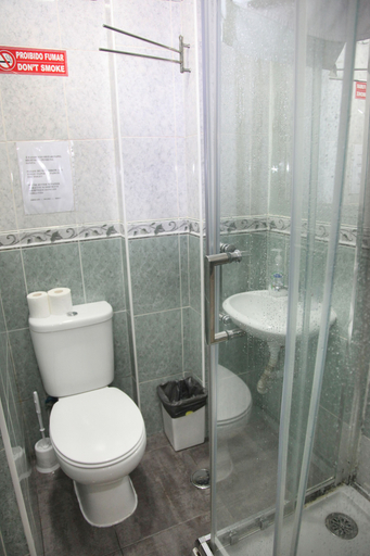 Bathroom 4, Lisbon Suite Home, Lisbon