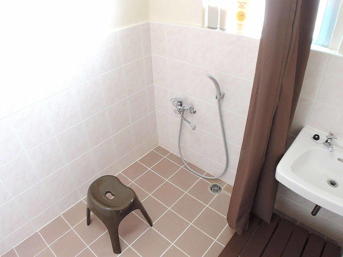 Bathroom, Kominka Kaneyama, Nakijin