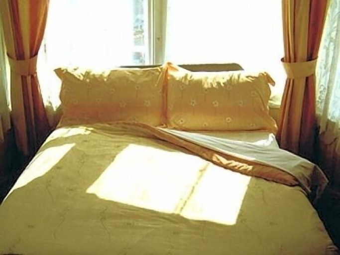 Bedroom 2, The Marnoch Hotel, Blackpool