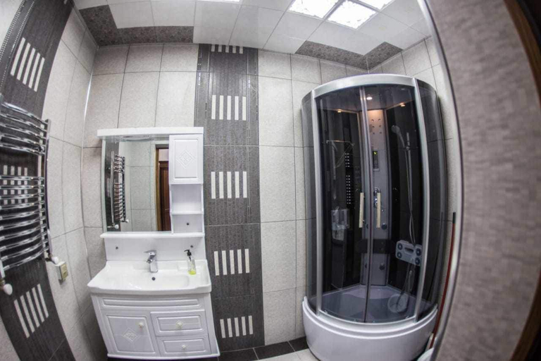 Bathroom 3, Bakuvi Tourist Apartment B098, Baku