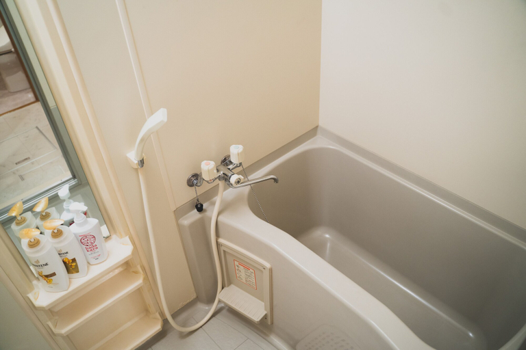 Bathroom, Kyobashi Base, Osaka