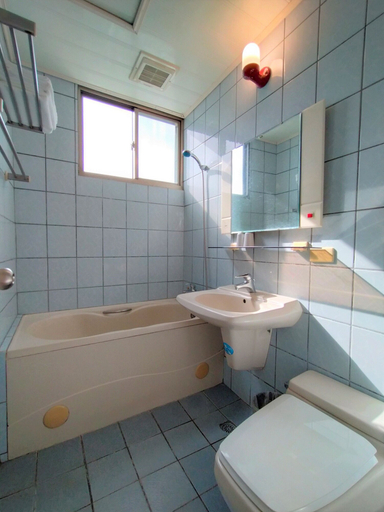 Bathroom 4, Tau Tau Chu Hotel, Hualien