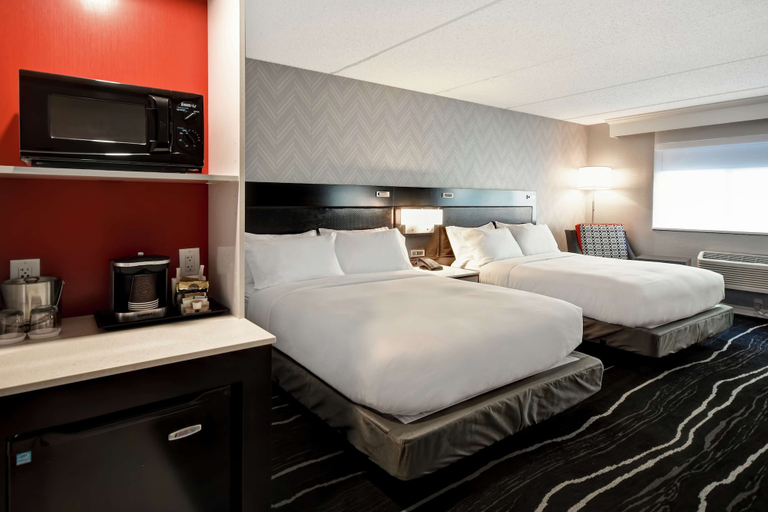 Bedroom 3, DoubleTree by Hilton Deadwood at Cadillac Jack's, Lawrence