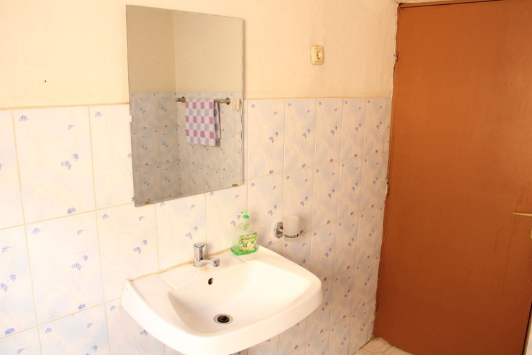 Bathroom 2, Joy Guesthouse, Kicukiro
