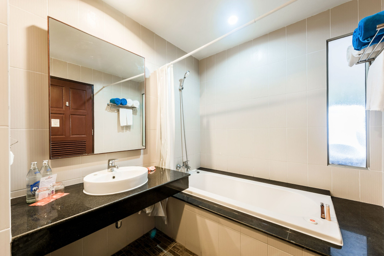 Bathroom 5, Kata Sea Breeze Resort, Phuket Island
