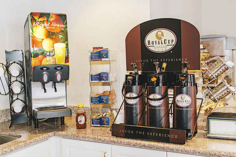 Food & Drinks 5, FairBridge Inn & Suites Dupont, Pierce
