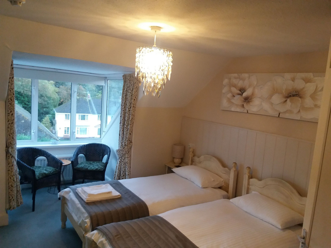 Bedroom 2, The Groveside Guest House, Devon