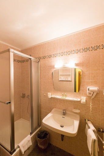 Bathroom 5, Hotel Sonnleiten, Traunstein