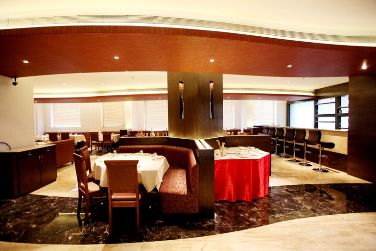 Food & Drinks 3, Hotel DORTN, Pune