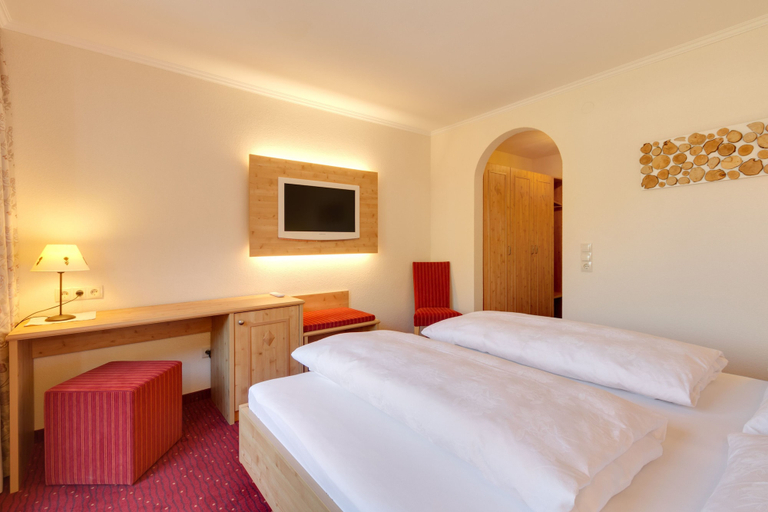 Bedroom 3, Hotel Nova, Bludenz