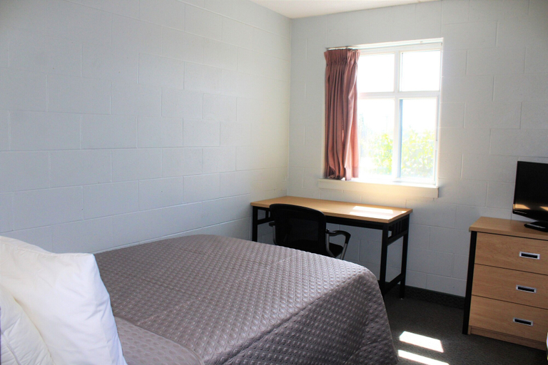 Bedroom 3, Residence & Conference Centre - Welland, Niagara