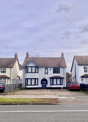 Exterior & Views 2, Hollybush Guest House, Oxfordshire