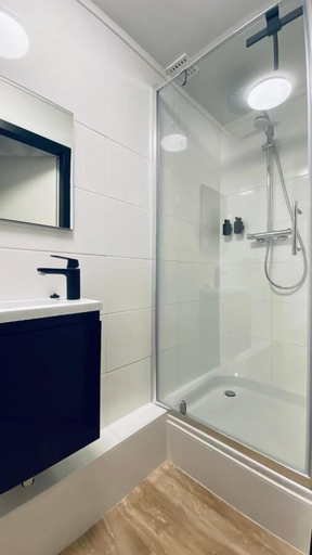 Bathroom 3, Marble Times, Groningen