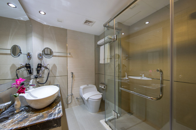 Bathroom 4, Grand Palace Hotel & Resorts Sylhet, Sylhet