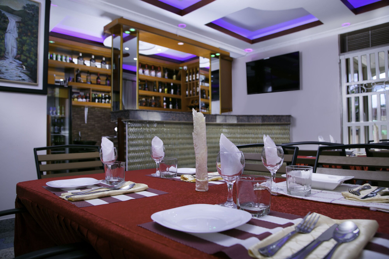 Food & Drinks 5, Red Sox Hotel, Jinja