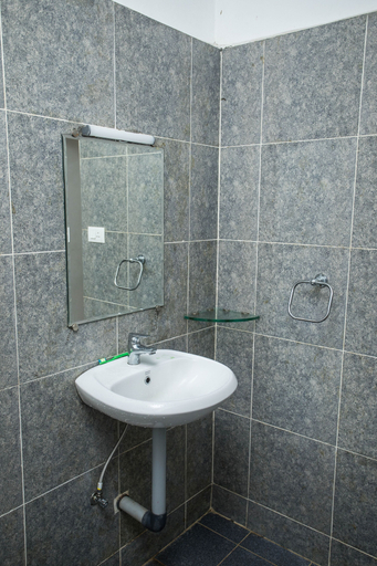 Bathroom 3, Mistly Plantation Bungalow, Coimbatore