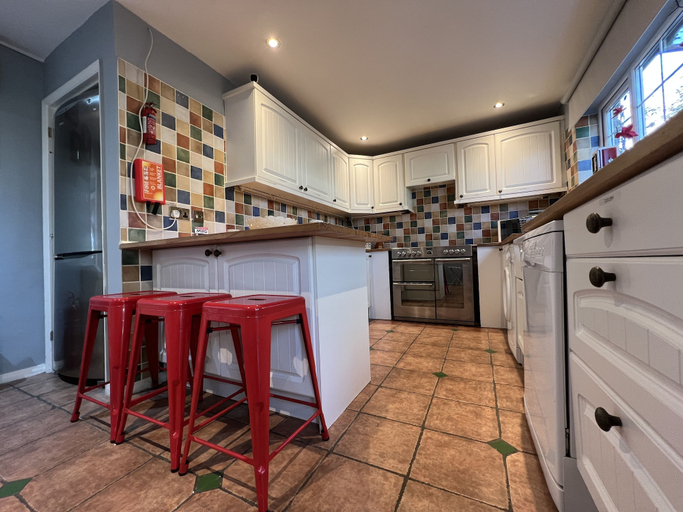 Food & Drinks 3, Lancaster Close Serviced Accommodation, Oxfordshire