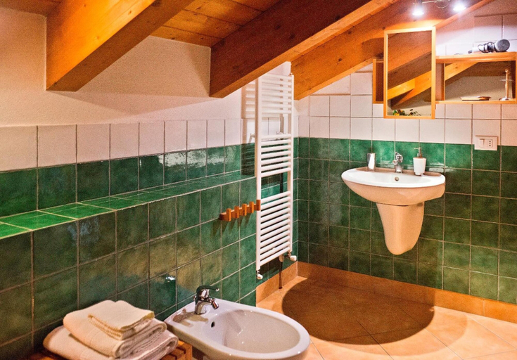 Bathroom 5, B&B Pessighette Dimora di Campagna, Oristano