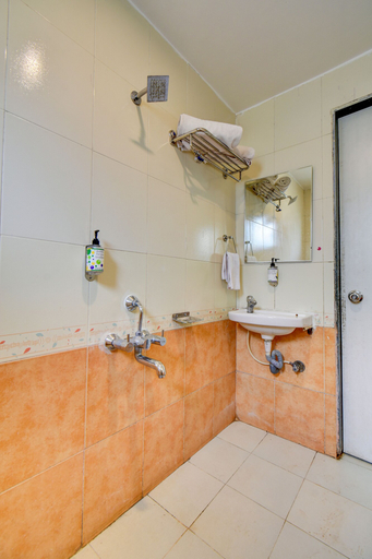 Bathroom 4, Hotel Silver Inn, Satara