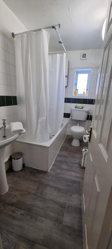 Bathroom 2, Comfort Rooms, Plymouth