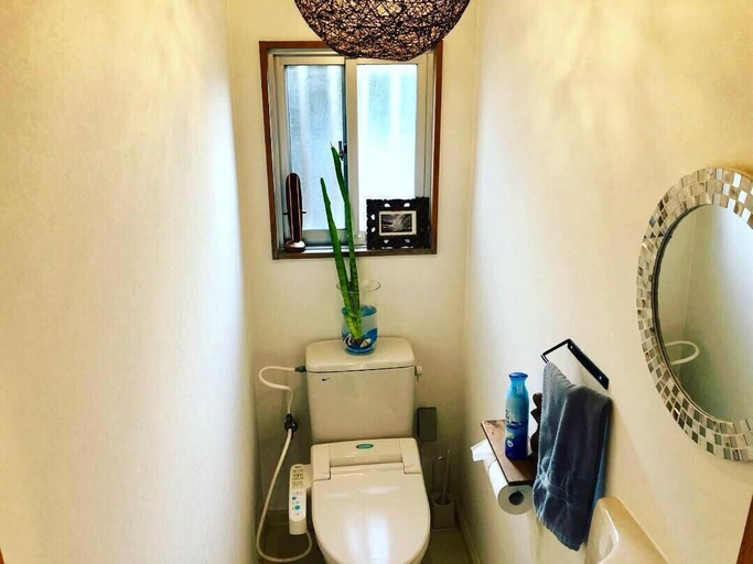 Bathroom 5, Life is a Journey - Hostel, Onna