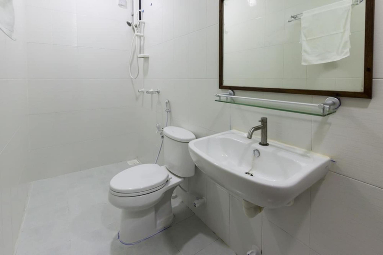 Bathroom 5, Liberty Guest House Maldives