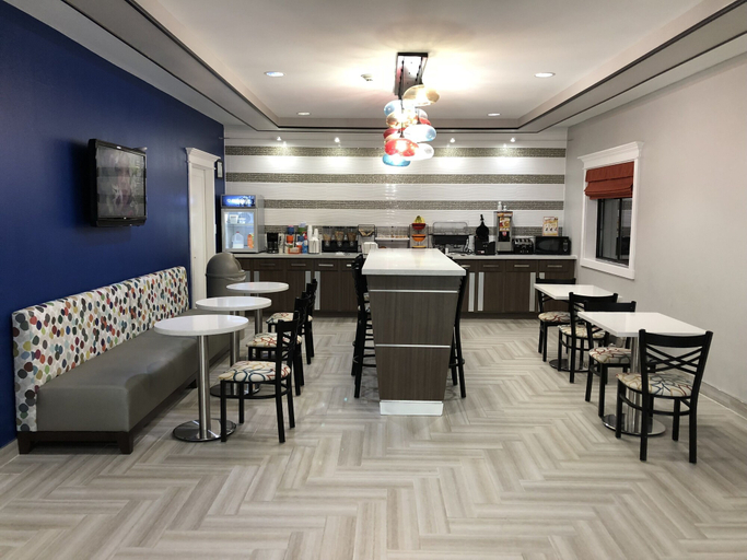 Food & Drinks 5, Executive Inn & Suites Joaquin, Shelby