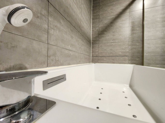 Bathroom 4, Suwon (Ingyedong) Hotel Lowa, Suwon