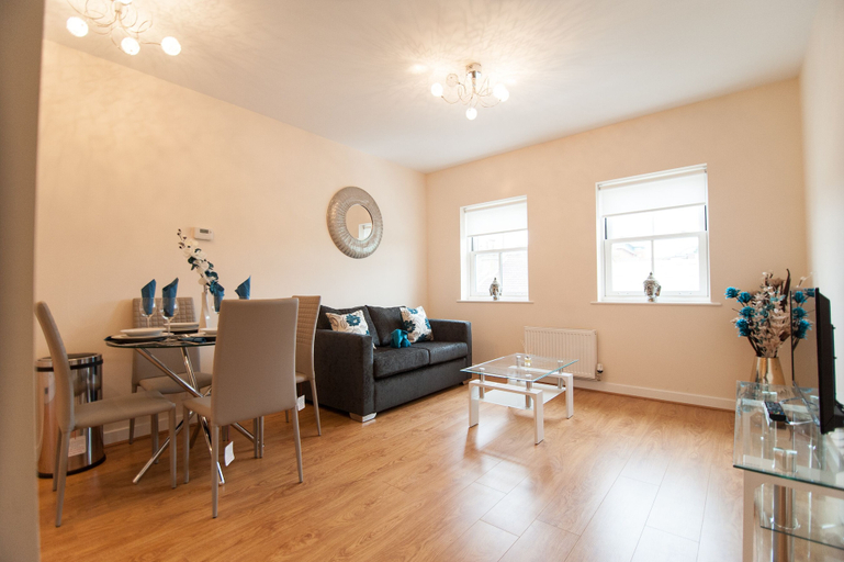 Others 4, Station Suites, Hertfordshire