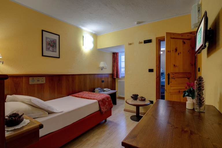 Bedroom 4, IH Hotels Courmayeur Mont Blanc Resort, Aosta