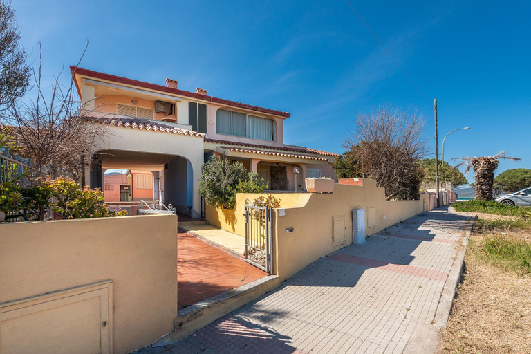 Exterior, Casa Palombo, Nuoro